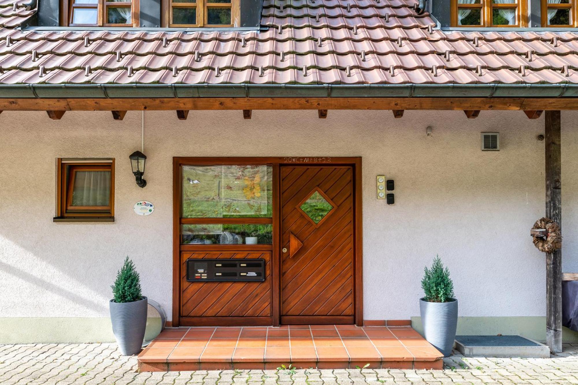 Gasthaus Zur Linde- Napf โอเบอร์รีด ภายนอก รูปภาพ